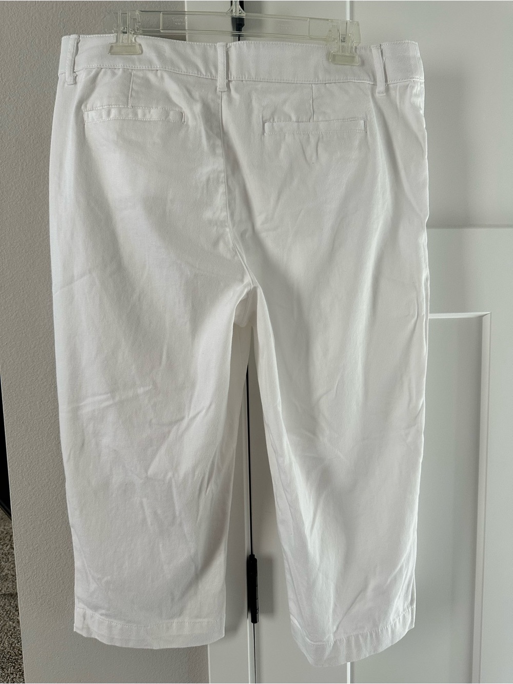 St. John's Bay White Women’s Chinos Capri size 16 - Picture 2 of 5
